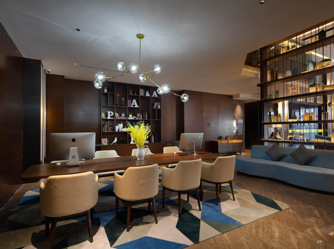 东海水晶城希尔顿欢朋酒店