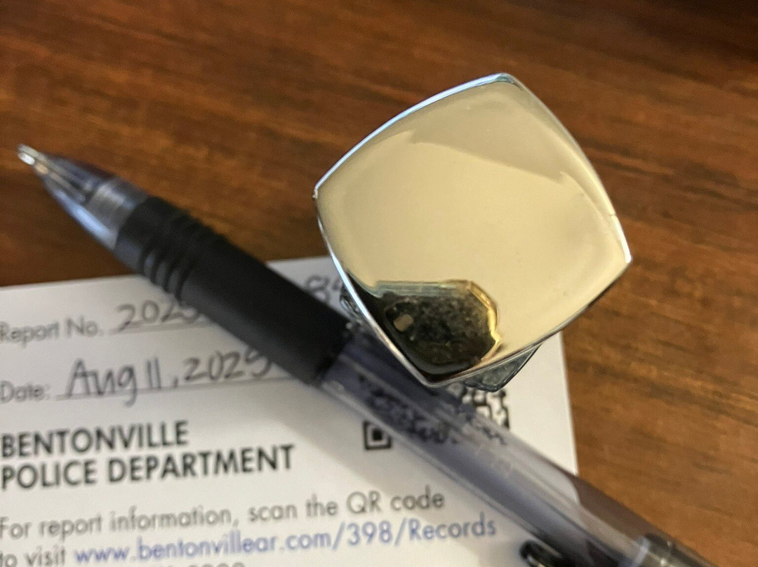 西蒙斯套房酒店主图