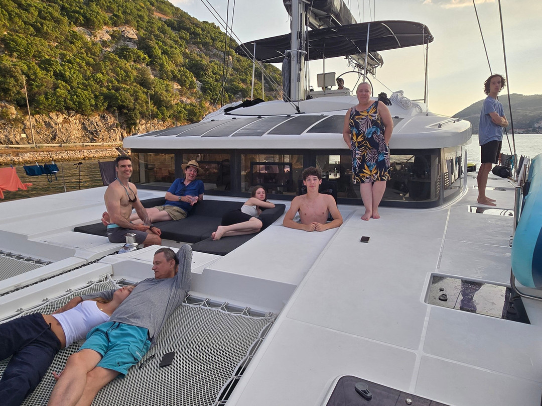 Globe Yacht Charter-斯普利特必去景点