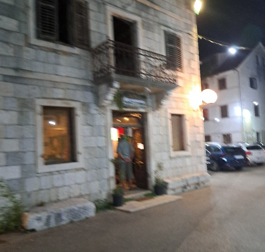 Old Fashioned Whiskey Bar