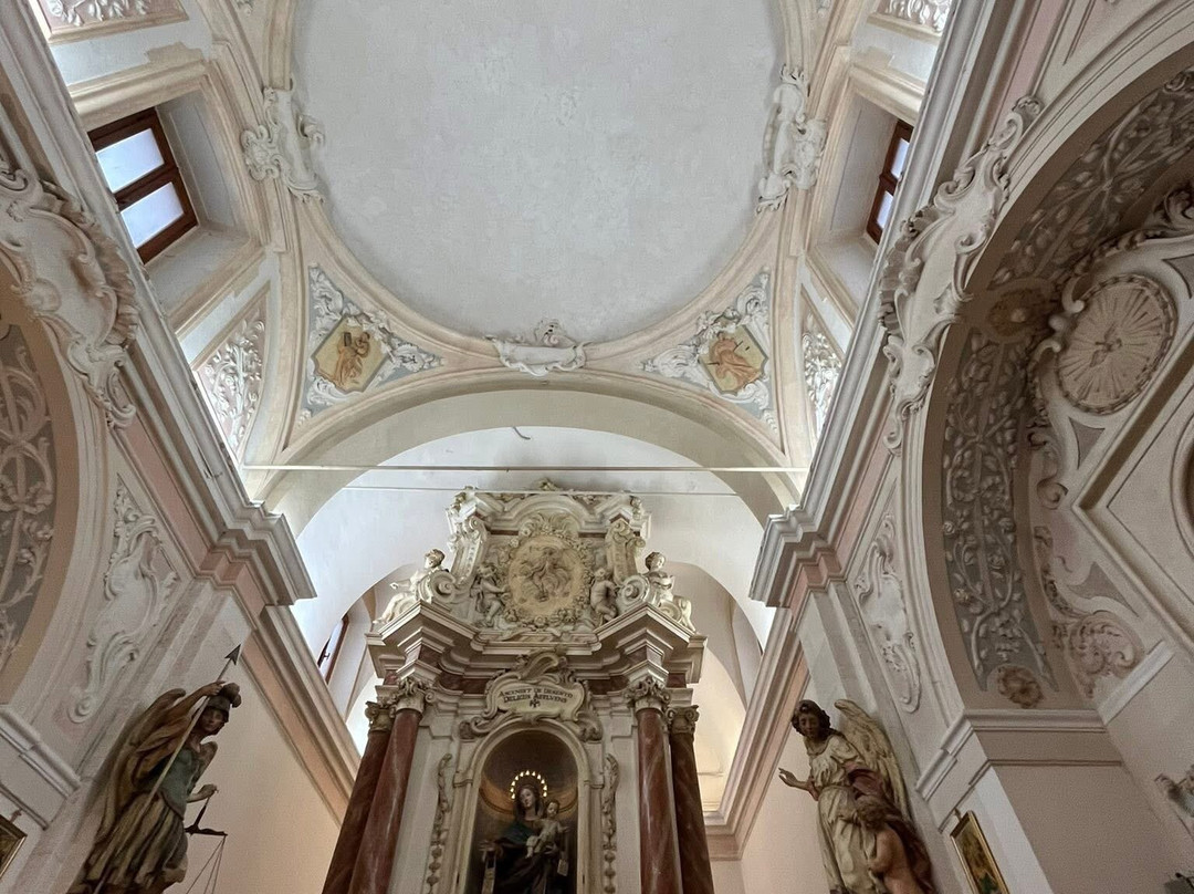 Chiesa della Madonna del Carmelo-Pescasseroli必去景点