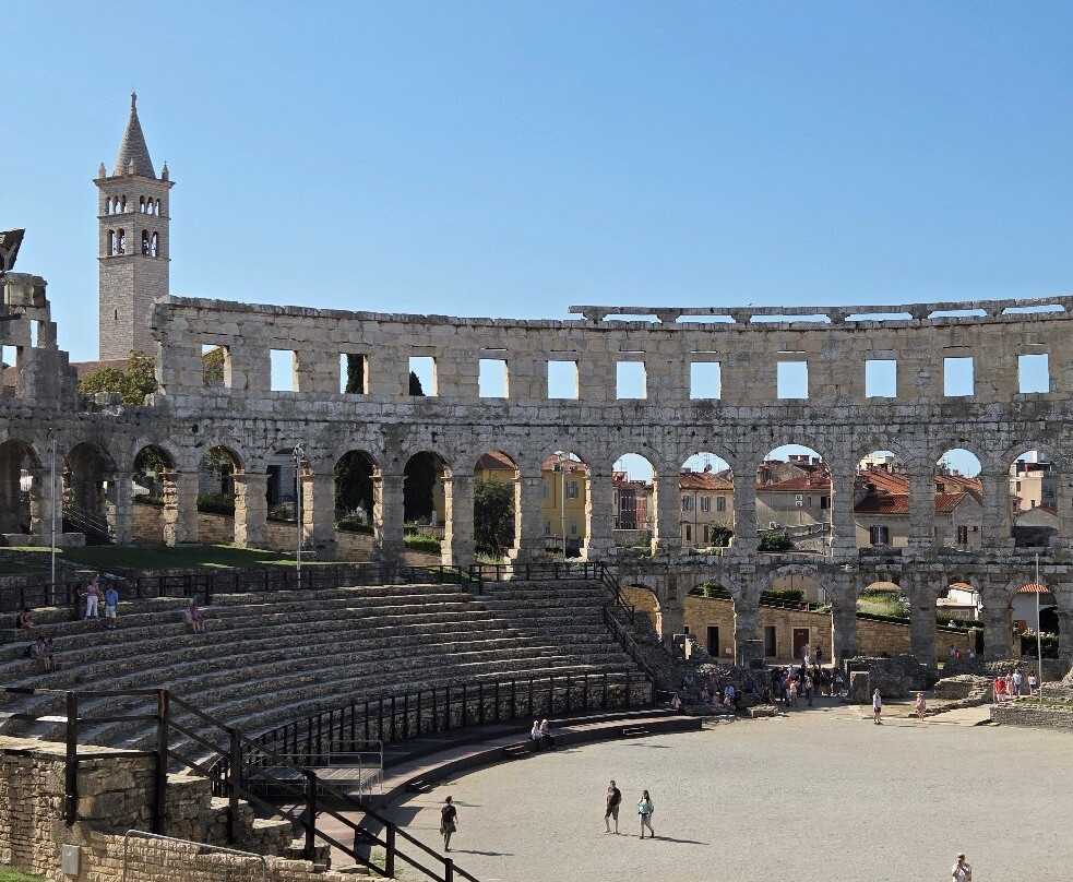Walking Tour Pula with a local - Augustus Walks-普拉必去景点