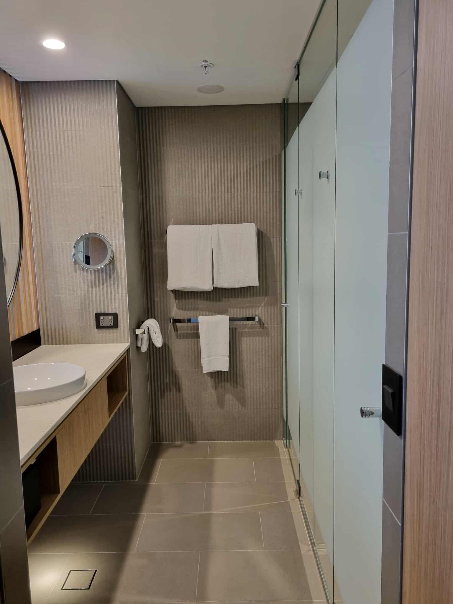 Vibe Hotel Adelaide-浴室