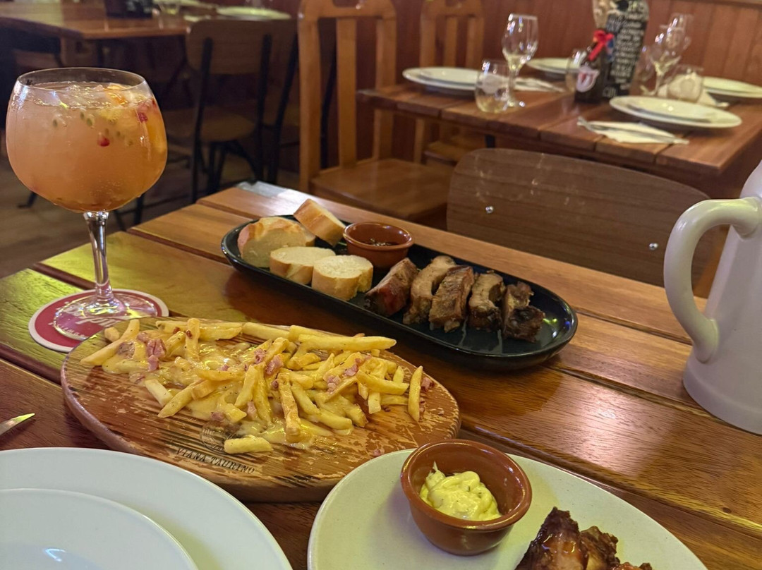 Viana Taurino The Club