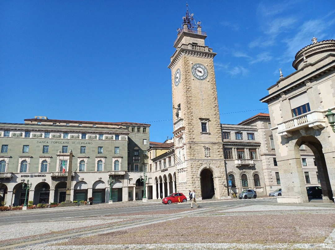 Torre dei Caduti-贝加莫必去景点