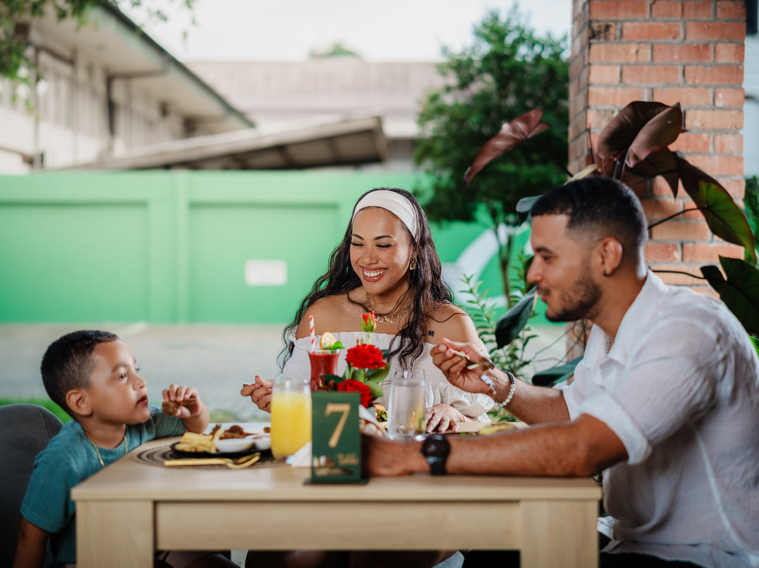 Le Den - Restaurant & Cafe