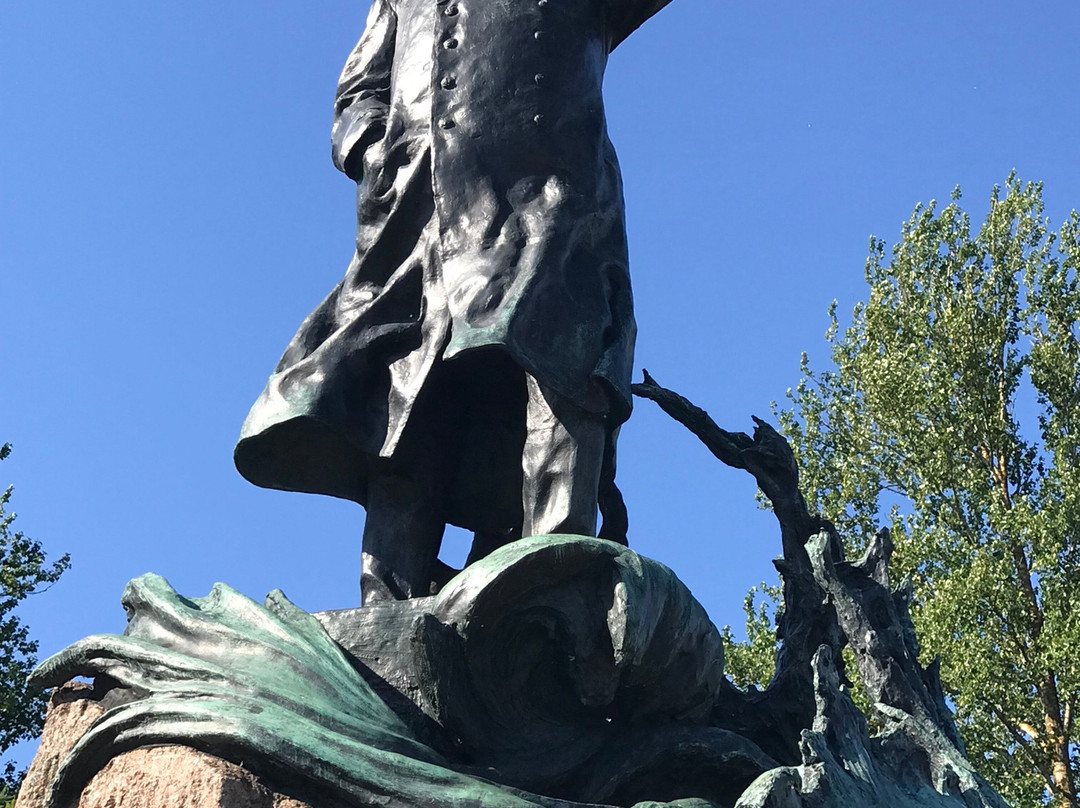 Monument S.O. Makarov-喀琅施塔得必去景点