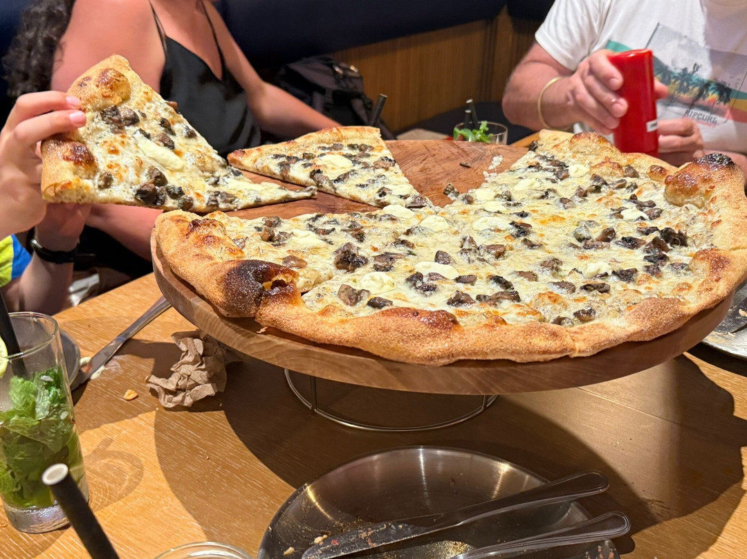 Zazzy's Pizzeria & Sportsbar