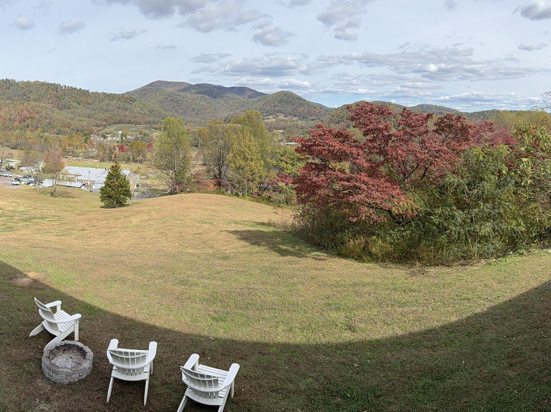 Graves Mountain Farm & Lodges主图