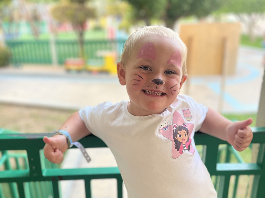 林多思公主酒店主图