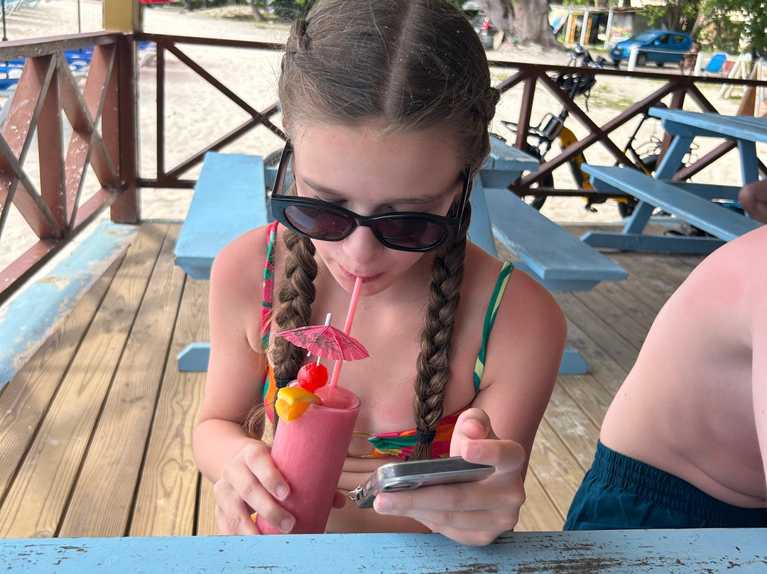 Southern Surf Beach Apartments主图