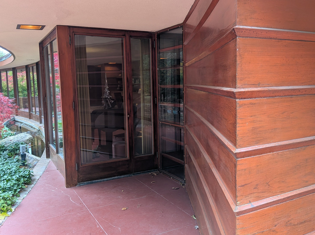 Frank Lloyd Wright's Laurent House-罗克福德必去景点