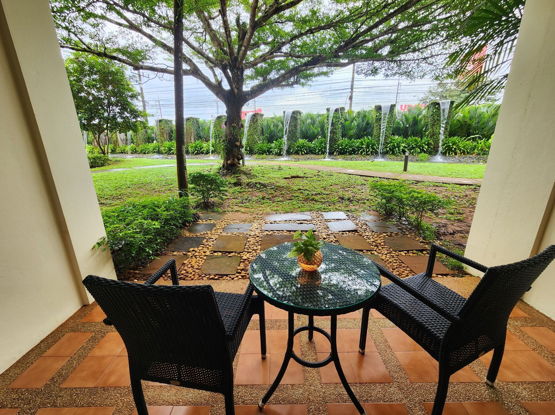 曼尼晨度假酒店主图