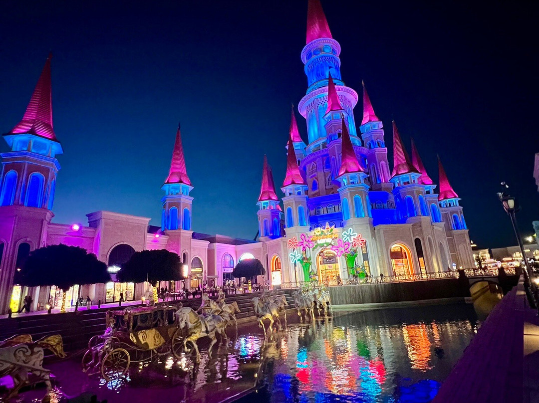 The Land of Legends Shopping Avenue-安塔利亚必去景点