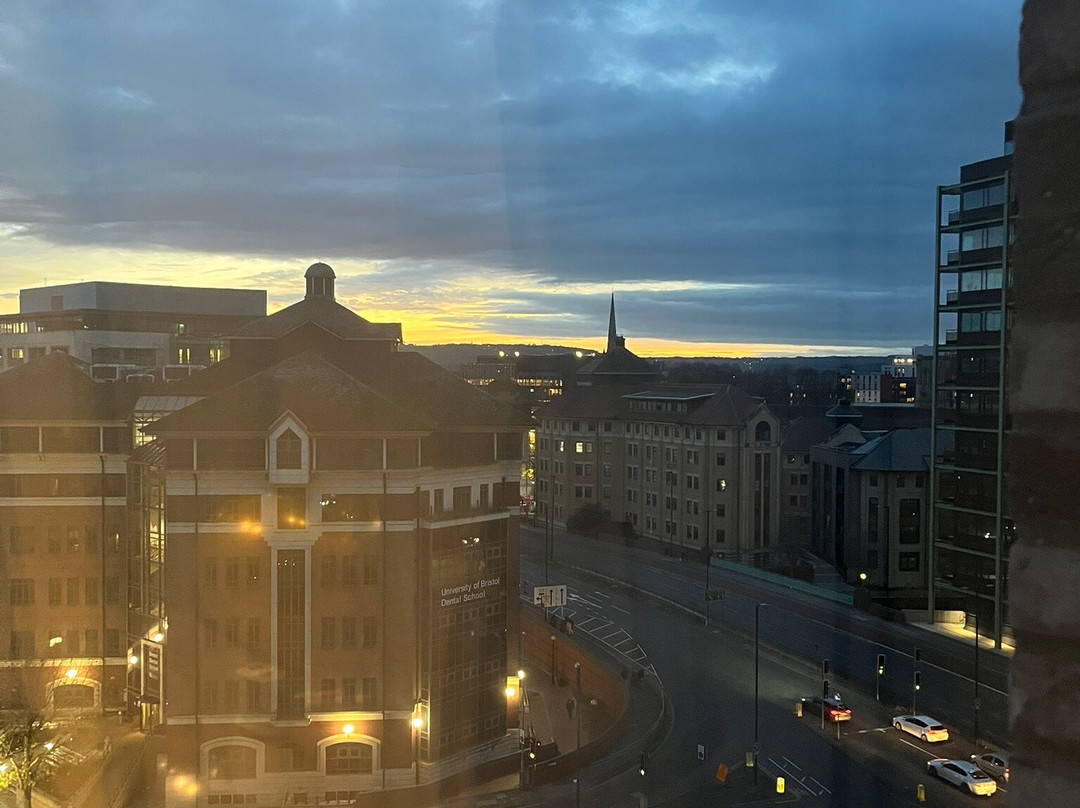 Leonardo Hotel Bristol City主图