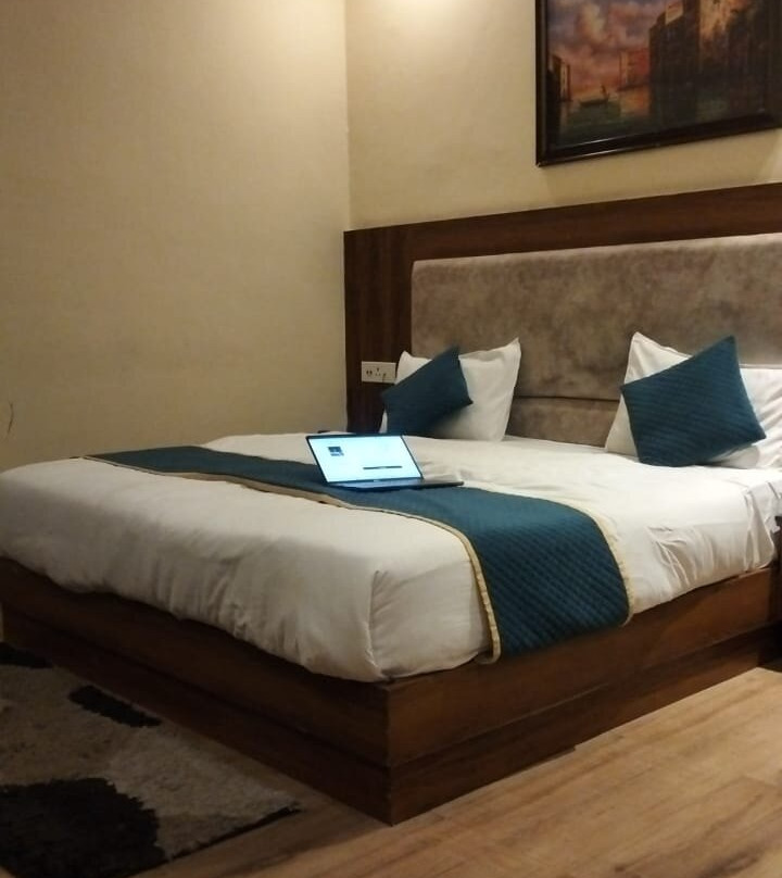 The Royal Bhumesh主图