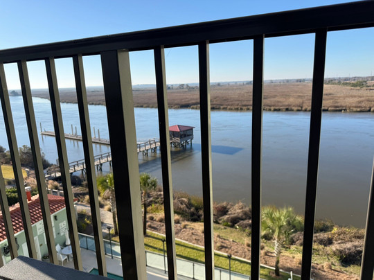 Oaks on the River主图