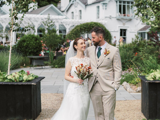 Poulaphouca House & Falls主图