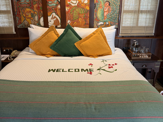 库马拉孔湖畔度假村主图