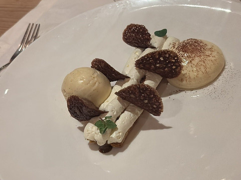 勒格朗夏莱特格施塔德酒店主图