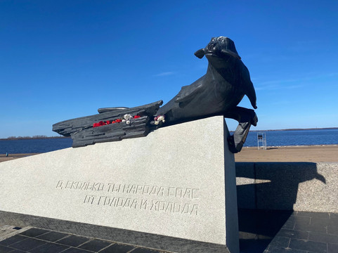 Monument To the Seal - the Savior of Citizens of Arkhangelsk and Leningrad-阿尔汉格尔斯克必去景点