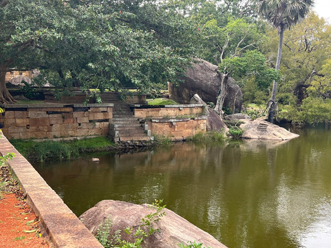 Travel With Manju-阿努拉德普勒圣城必去景点