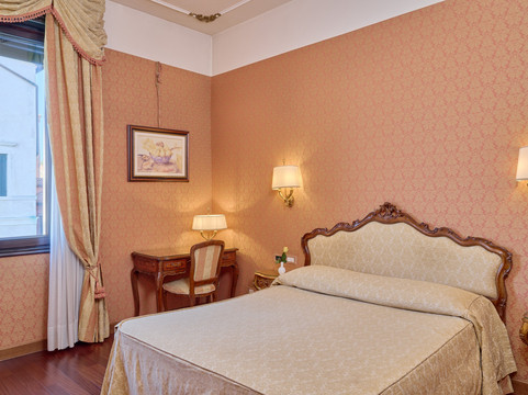 洛坎达维瓦尔蒂酒店主图