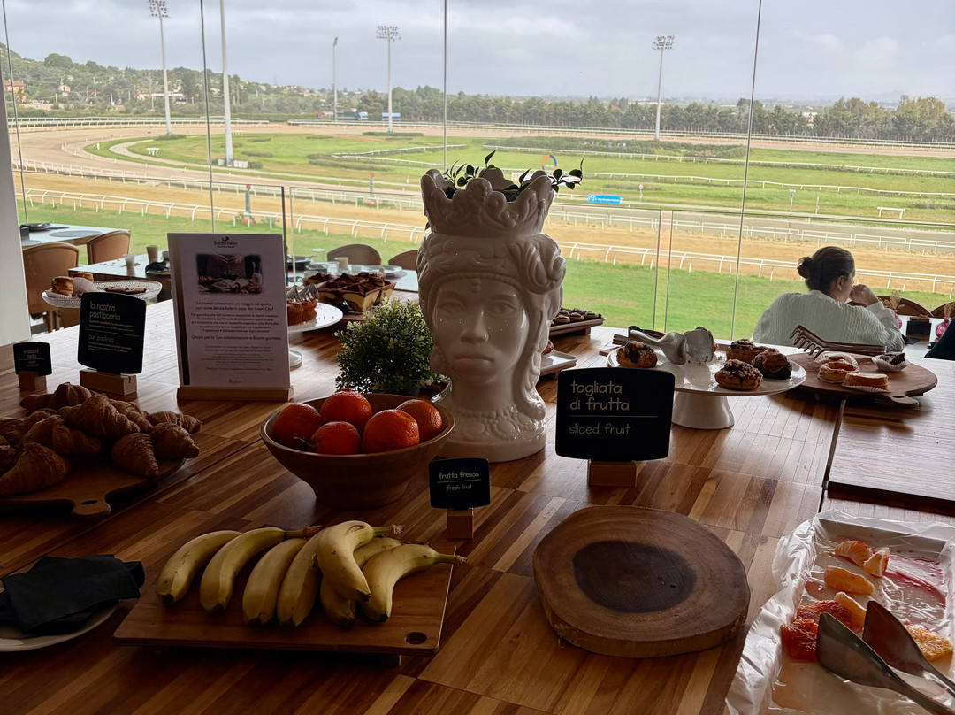 尤里卡皇宫酒店温泉度假村主图