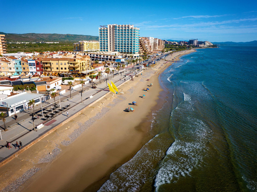 柯拉尔海滩瑟维集团酒店