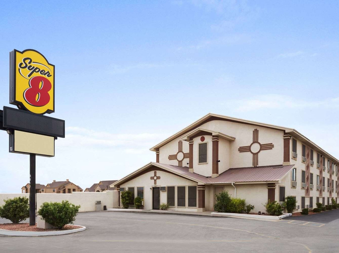 卡尔斯巴速8酒店