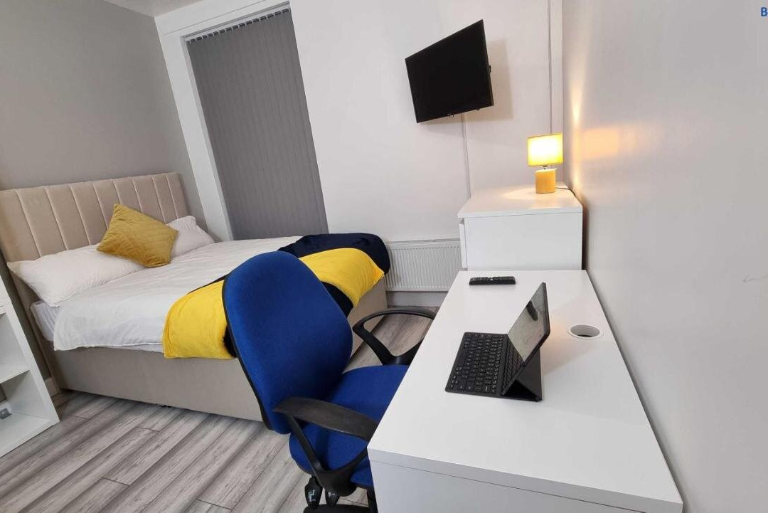 Beautiful Rooms Near Birminngham City Airport