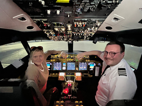 Aerospace Experience Flight Simulators-彼得伯勒必去景点