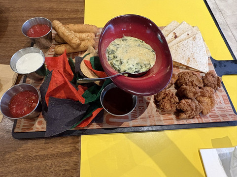 Applebee's Multiplaza Pacific主图