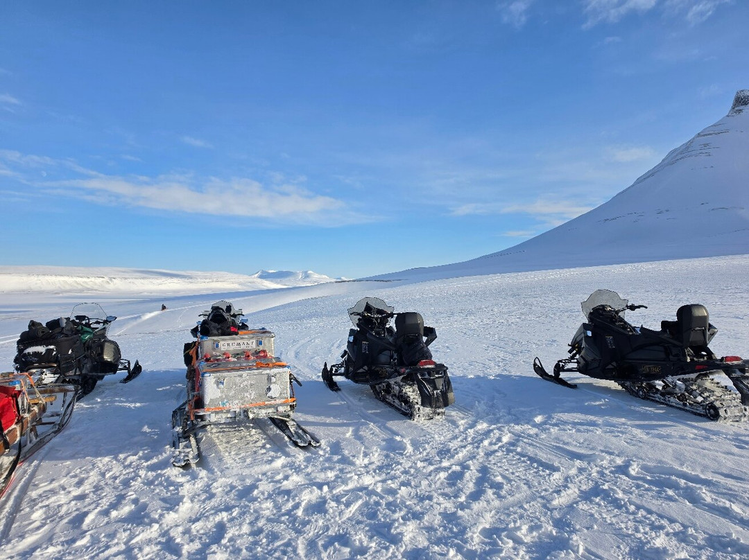Grumant Arctic Travel Company-巴伦支小镇必去景点