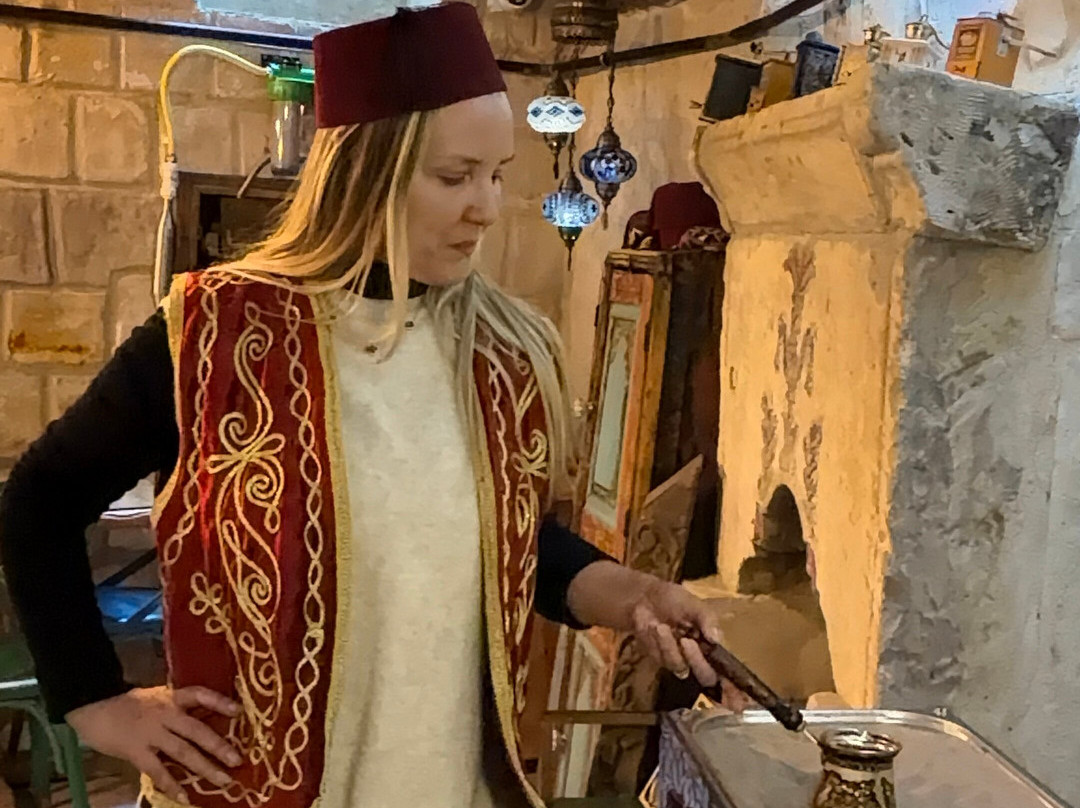 猫头鹰洞酒店主图