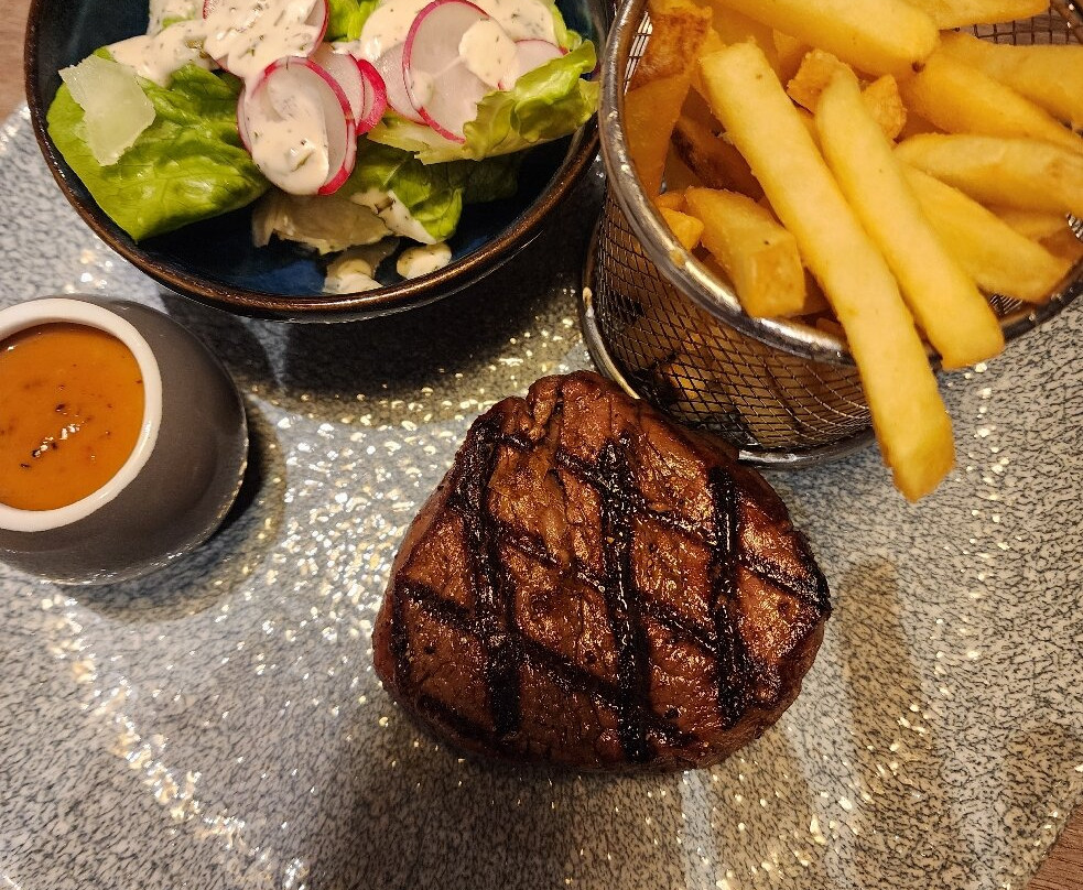 剑桥钟楼水疗酒店主图