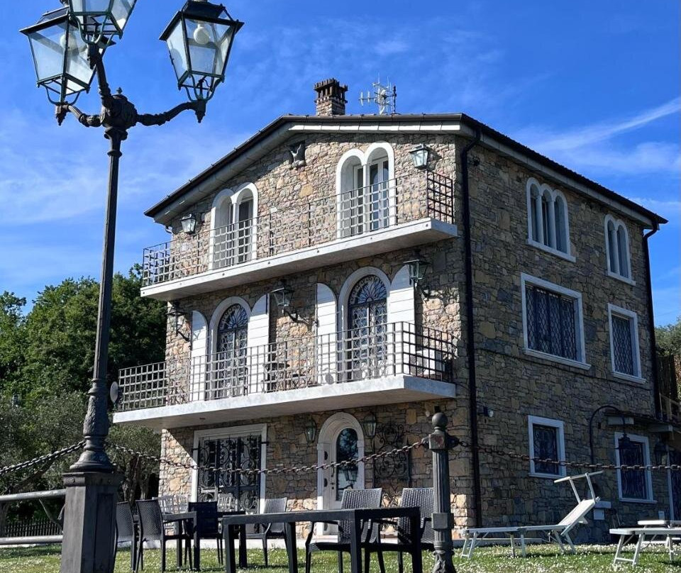 Sarzana酒店住宿-B&b Alla Fortezza