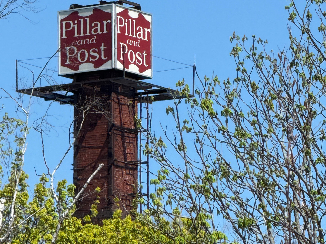 Pillar and Post主图