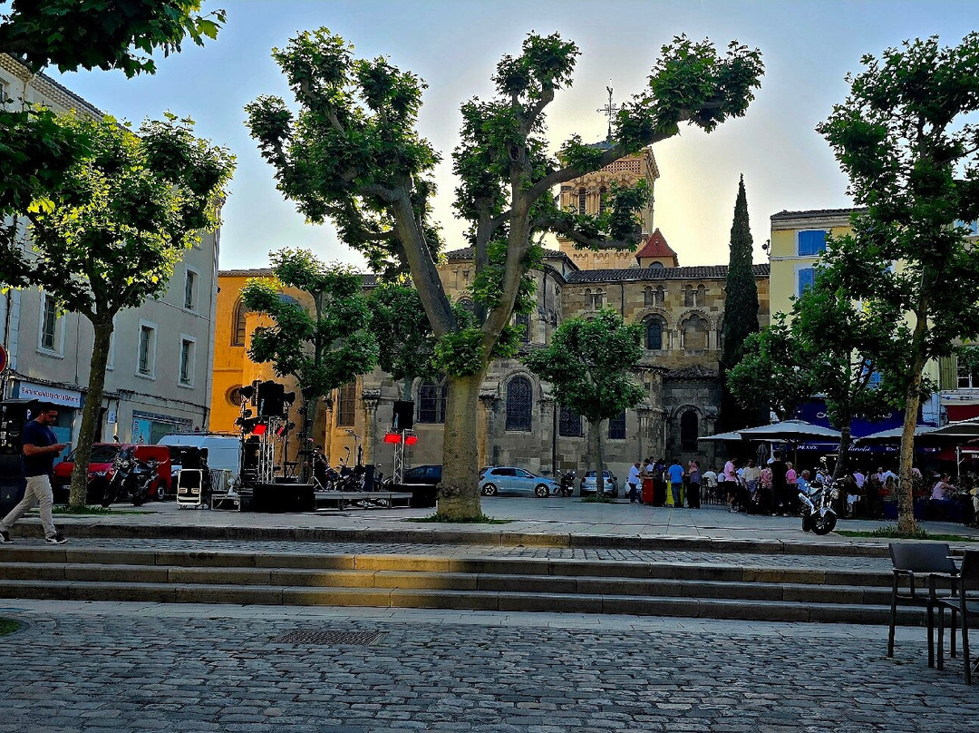Place des Clercs-瓦朗斯必去景点