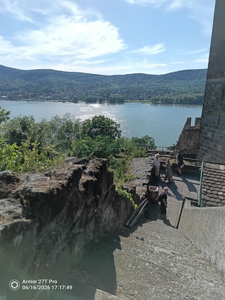 维斯格拉德酒店-旅行者