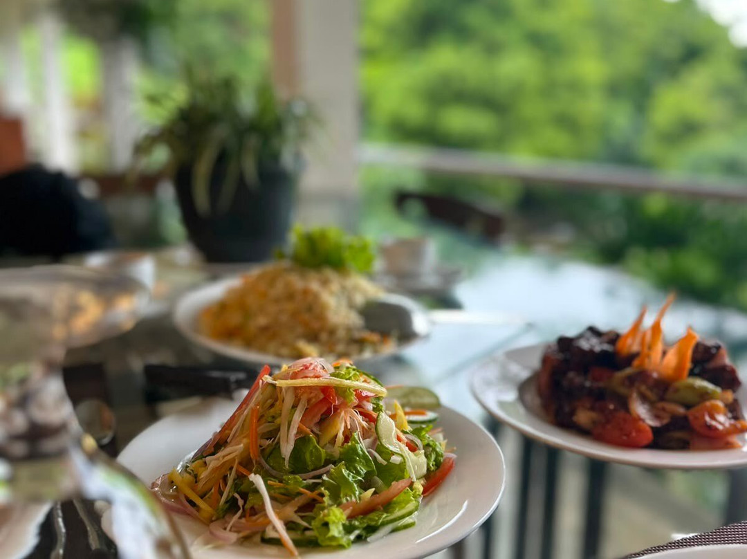 森林边缘酒店主图