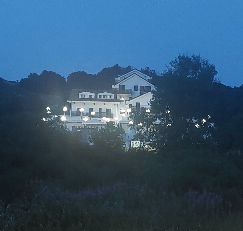 阿尔罗切大酒店主图