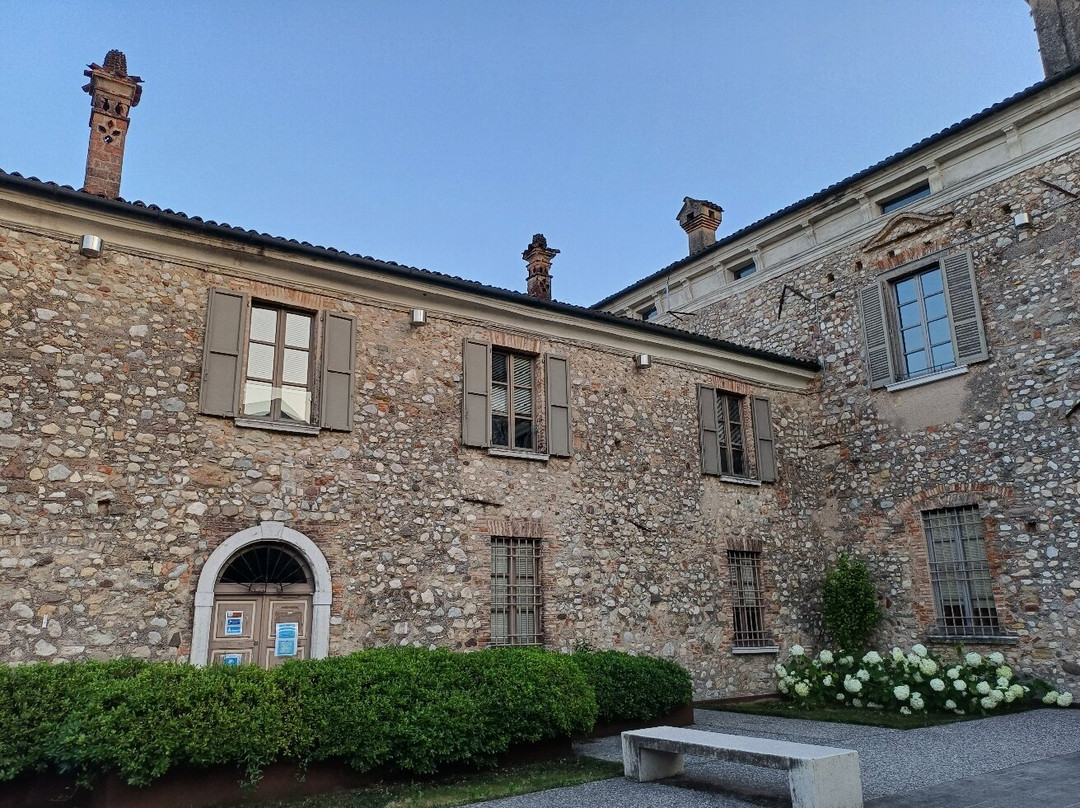 Palazzo Barbieri-Padenghe sul Garda必去景点