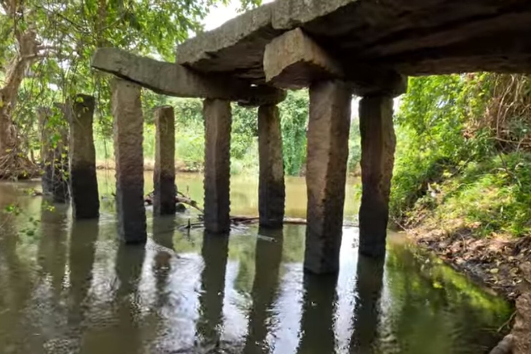 Gal Palama Stone Bridge-阿努拉德普勒圣城必去景点