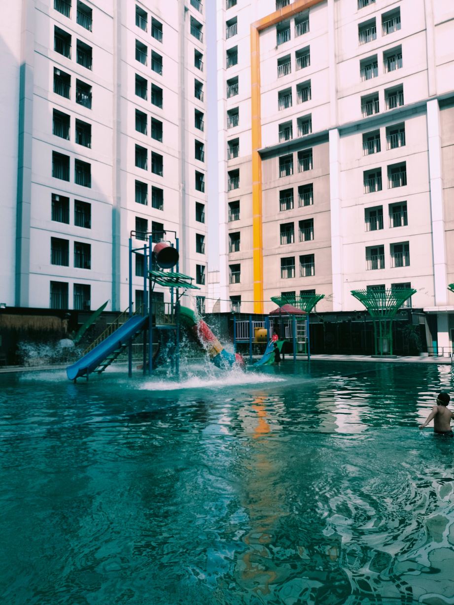阿拉住宅游泳池景观开放式公寓酒店 - 近加丁塞尔彭-旅行者
