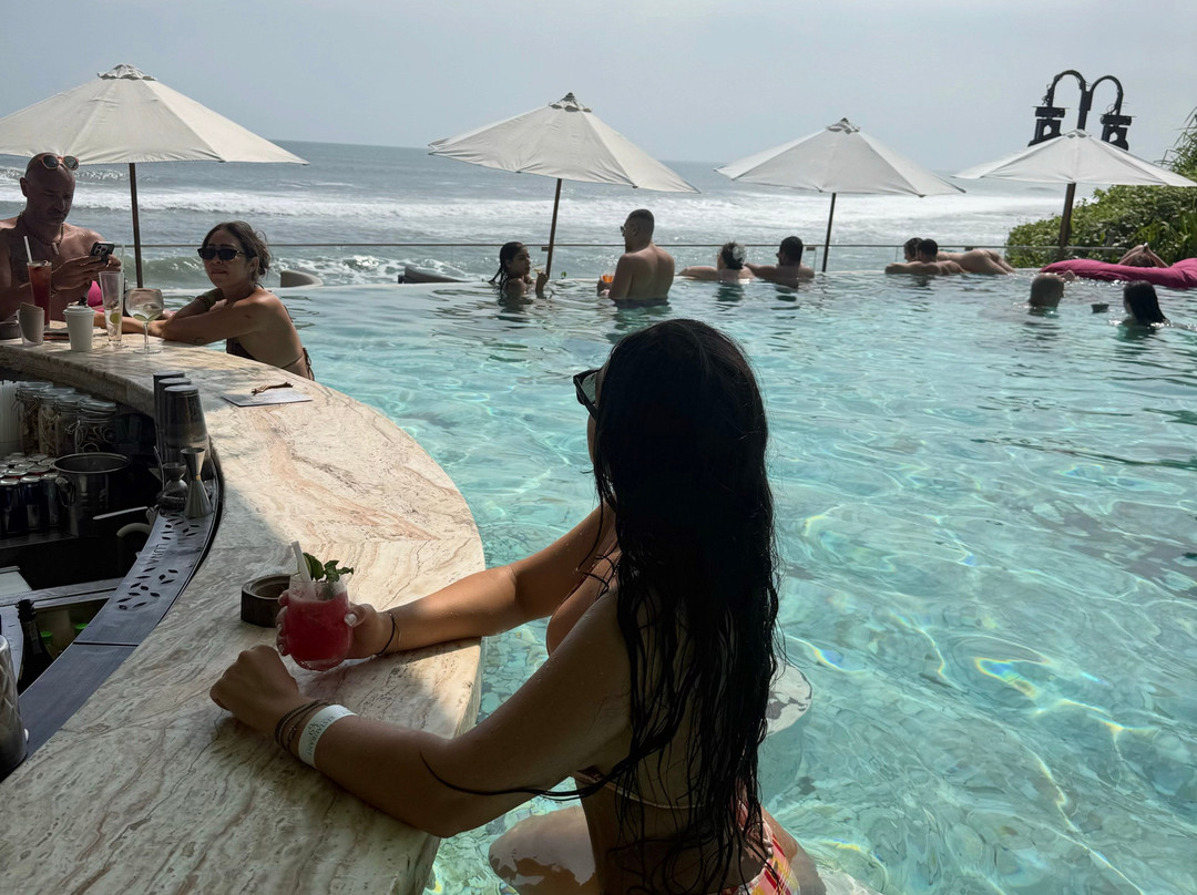 Luna Beach Club-Belalang必去景点