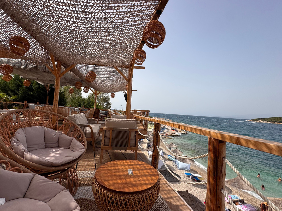 Sea Breeze Seaside Bar & Restaurant