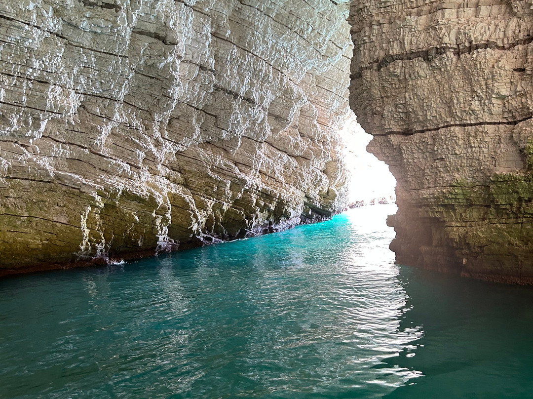 Costante Nicola Agenzia Tour Delle Grotte-佩斯基奇必去景点