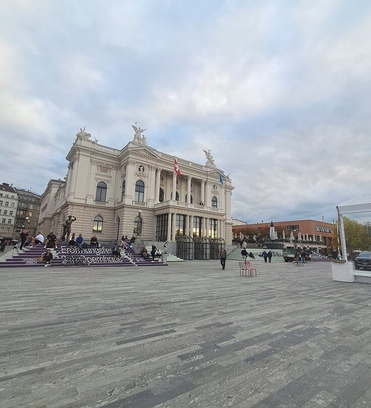 Opernhaus Zurich-苏黎世必去景点