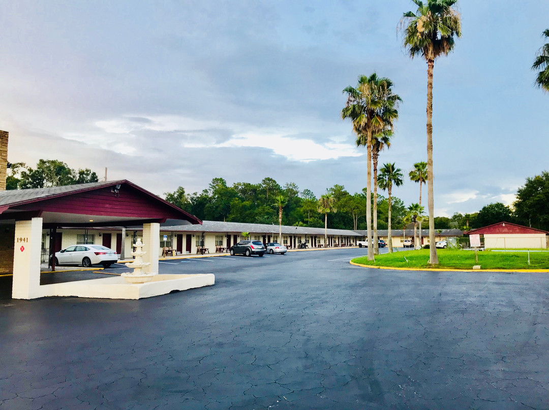 Chimney Corner Motel